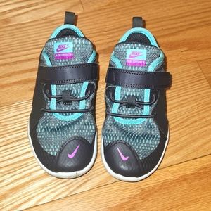 EUC Nike Flex Toddler Kida Sneakers